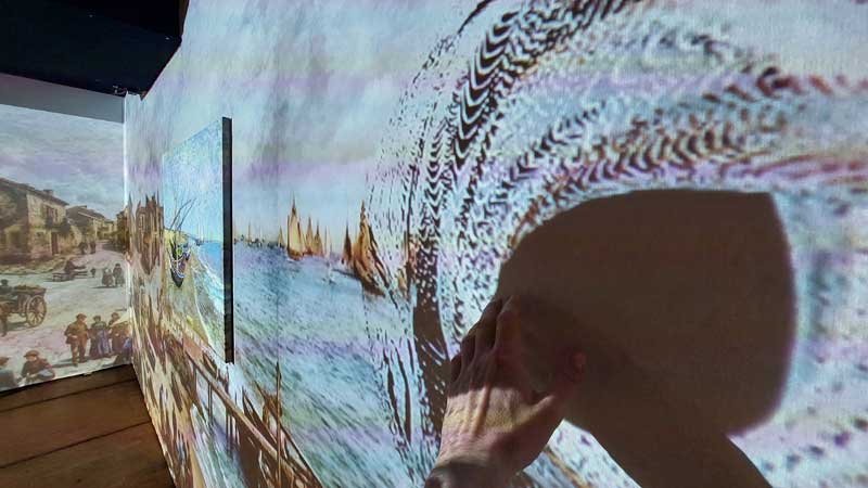 Applicazione interattiva immersa con tracking utente